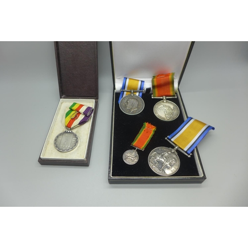 955 - Two WWI General Service Medals to 153688 Gnr S Latcham RA and T3-028398 Cpl J Holford ASC, an Africa... 