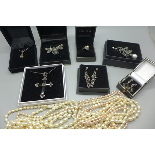 971 - A collection of marcasite and pearl set silver jewellery