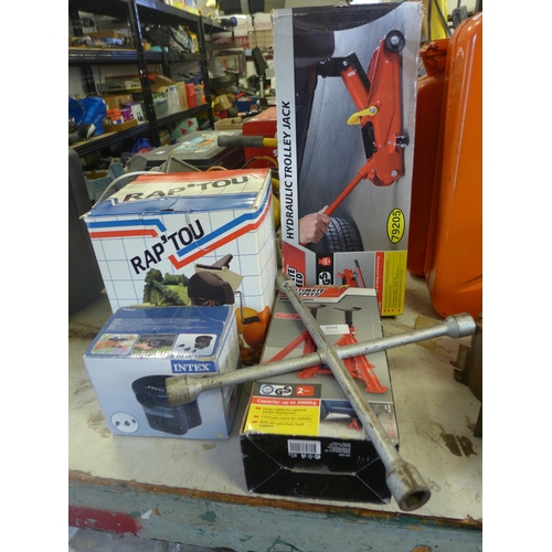 2004 - 2 ton capacity boxed trolley jack, unused with cross wrench, a pair of boxed angle stands, a Black a... 