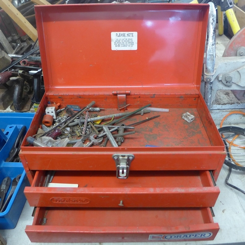 2010 - Red tool box with Vitrex tile cutter