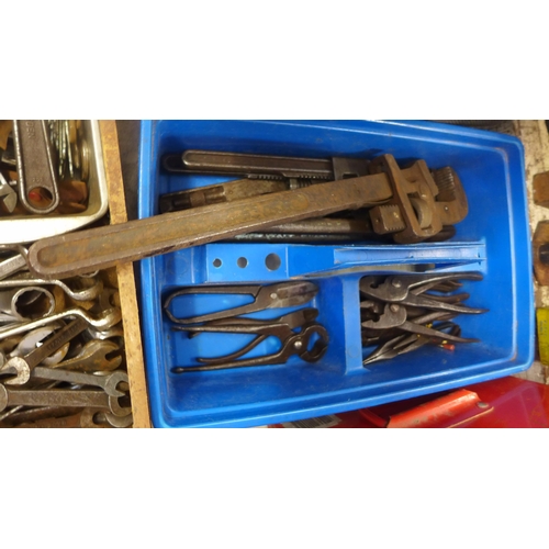 2012 - Job lot Ca. 200  hand tools mostly spanners