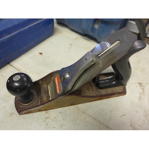 2037 - 4 wood planes with angle finder and sash clamp