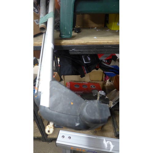 2156 - VW/Volkswagen Transporter roof rack with keys and hand cranking fuel pump