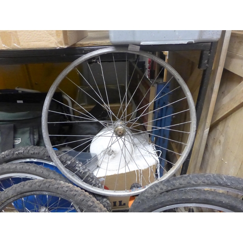 2161 - Qty. of bike wheels and a turbo trainer