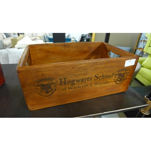 1360 - A large Hogwarts School wooden storage box   #