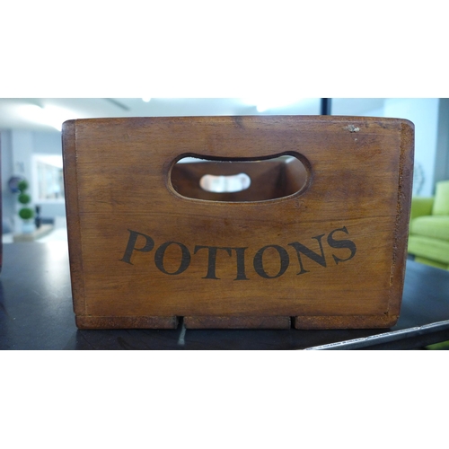 1360 - A large Hogwarts School wooden storage box   #