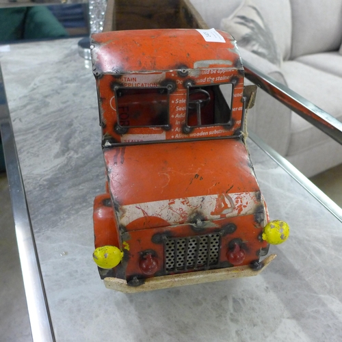 1409 - A recycled iron red truck with a wooden flower planter (MH616219)   #