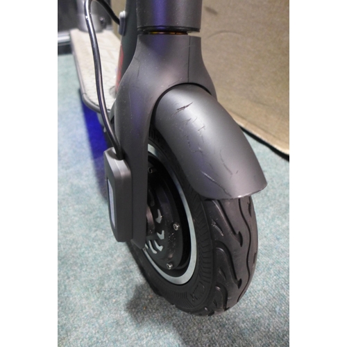 3003 - Reid Electric Scooter (No Charging Lead), Original RRP £389.99 + Vat    (266-431)  * This lot is sub... 