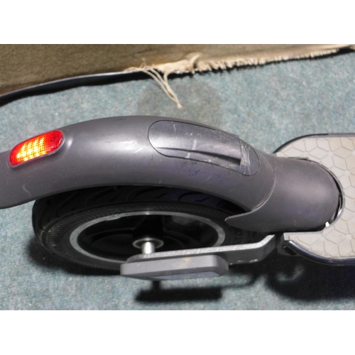 3004 - Reid Electric Scooter (No Charging Lead), Original RRP £389.99 + Vat     (266-430)  * This lot is su... 