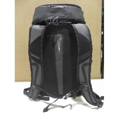 3041 - Titan 26 Can Backpack Cooler    (266-434)  * This lot is subject to vat