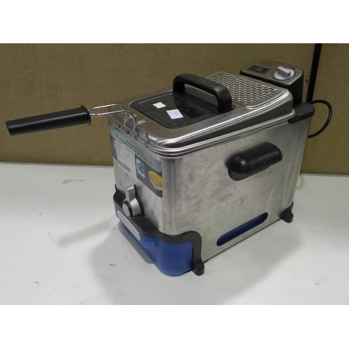 3113 - Tefal Fryer  - Fr804040             (266-212)  * This lot is subject to vat