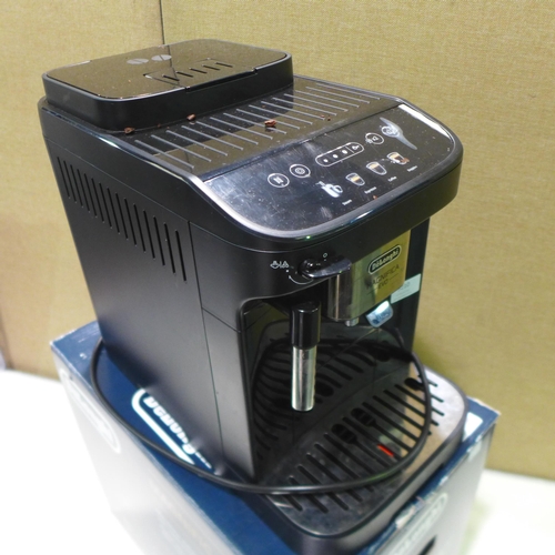 3210 - Delonghi Bean To Cup  Magnifica Evo Coffee Machine - Ecam290.22.B       (266-293)  * This lot is sub... 