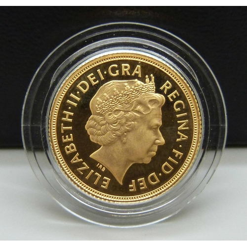 129 - A 2005 gold proof full sovereign, Royal Mint