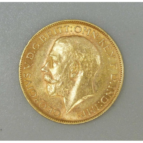 15 - A 1926 full sovereign, SA mint