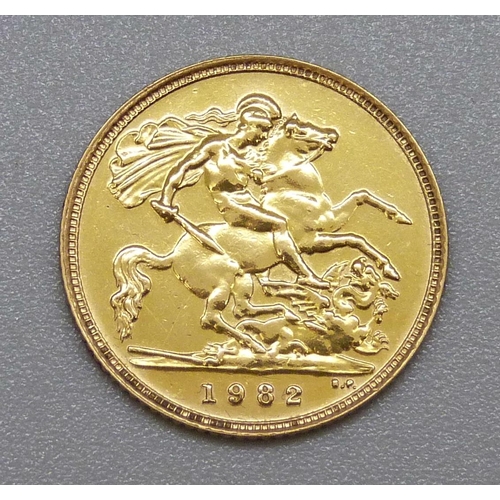 162 - A 1982 half sovereign