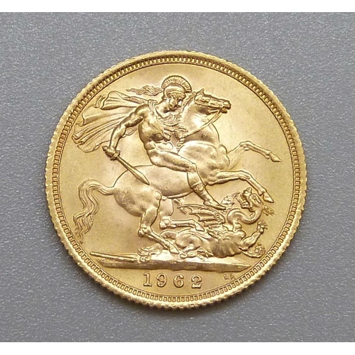 165 - A 1962 full sovereign