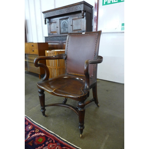 77 - A Victorian mahogany desk chair