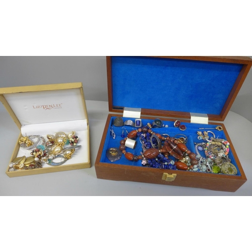 634 - A jewellery case of costume jewellery and a case of costume earrings