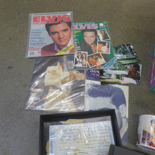 747 - Elvis Presley annuals, magazines, figures, mugs, etc.