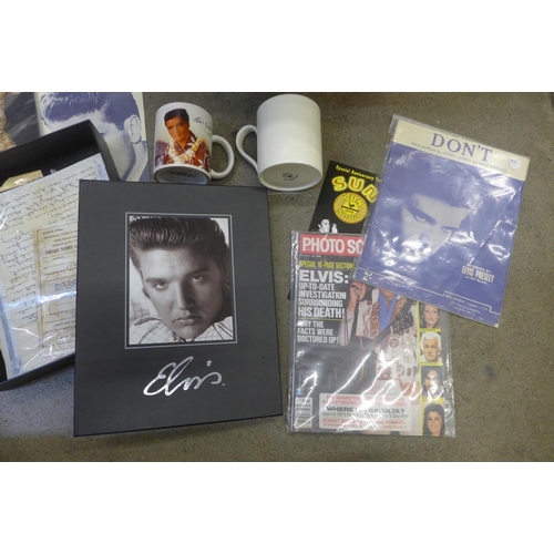 747 - Elvis Presley annuals, magazines, figures, mugs, etc.