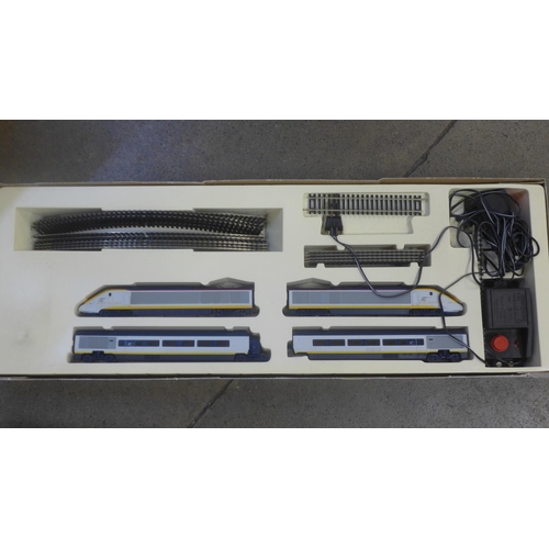 800 - A Hornby HO scale Eurostar electric train set