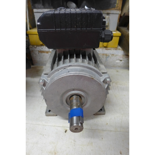 2022 - 3HP/2800RPM electric motor - W