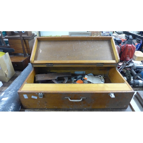 2034 - Stanley mobile tool chest, joiner's chest and plastic toolbox