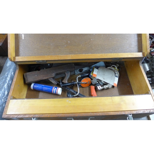 2034 - Stanley mobile tool chest, joiner's chest and plastic toolbox