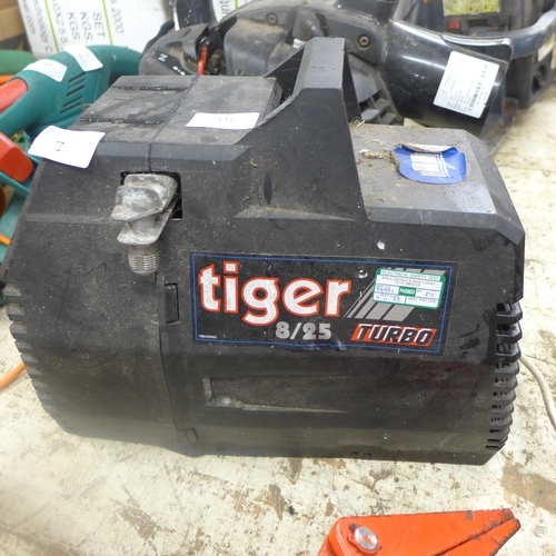 2116 - Clarke Tiger 8/25 compressor - W