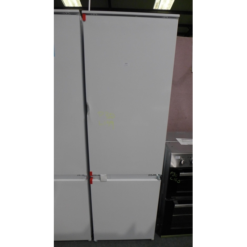 3202 - Zanussi 70/30 Fridge Freezer - Frost Free - DAMAGED DOOR (H1772xW540xD549) - model no.:- ZNHN18FS1, ... 