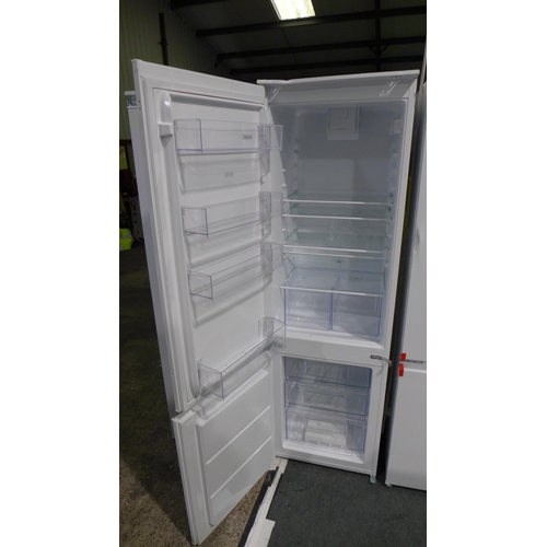 3203 - Zanussi 70/30 Fridge Freezer - Frost Free (H1772xW540xD549) - model no.:- ZNHN18FS1, original RRP £5... 