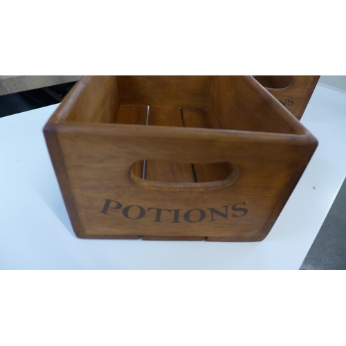 1463 - A set of two Hogwarts School medium wooden storage boxes   #