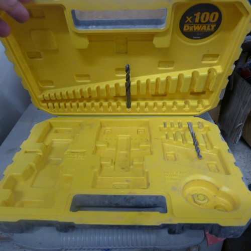 2021 - 6 Screw and drill bit organiser cases with approx. 100 screws, rawl plugs and misc drill bits