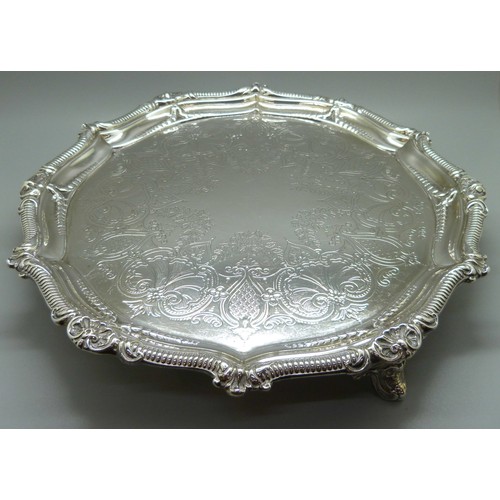 855 - A Victorian silver tray, London 1875, Roberts & Belk, 1017g, 30cm