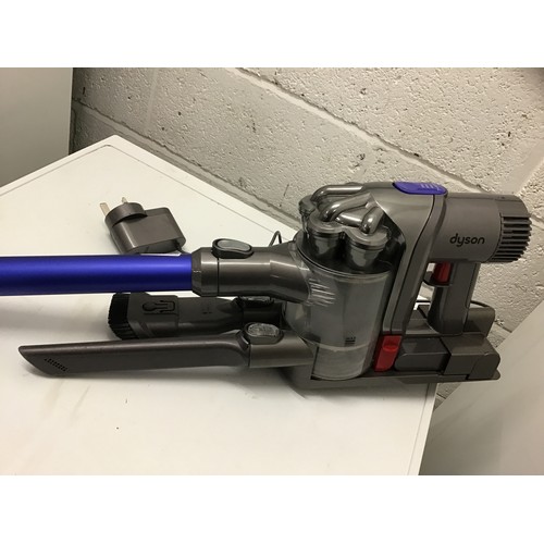 2076 - Dyson DC44 cordless vacuum cleaner - W with wall dock and charger