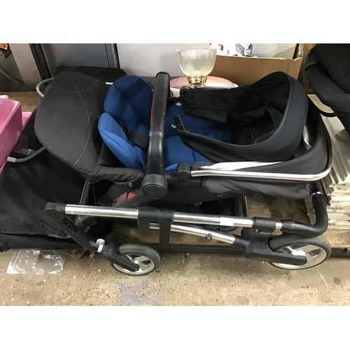 2094 - Silver Cross transport system - pushchair and car seat set