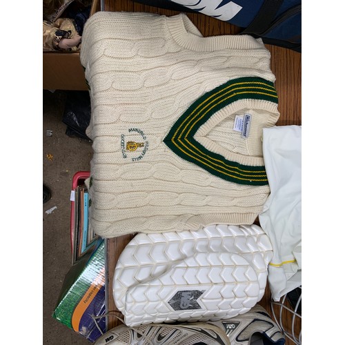 2281 - Cricket bag with cricket gear