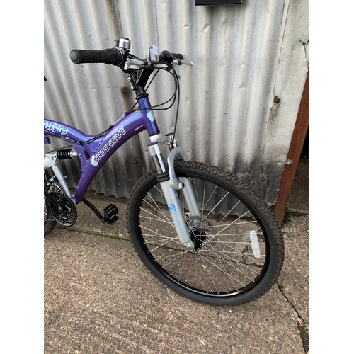 2287 - Aluminium Shockwave XT900 twin disc all terrain bicycle/bike/ATB - Police repossession