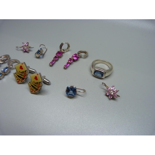 1016 - A silver ring, P, a pair of silver cufflinks and four pairs of silver earrings