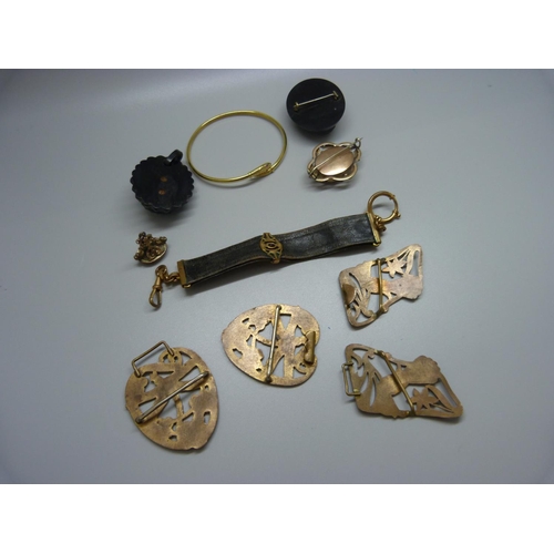 1020 - An 'In Memory Of' brooch, a carver pendant and a brooch, two buckles, enamel a/f, an Albert, a snake... 