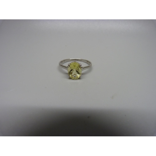 1042 - A 9ct gold and sanidine ring, 2.1g, U, with certificate