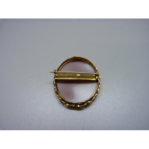 1087 - A 9ct gold cameo brooch, 12.7g