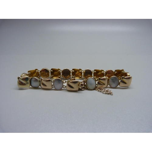 1093 - A 9ct gold and mother of pearl bracelet by Murrle Bennett, 10.5g