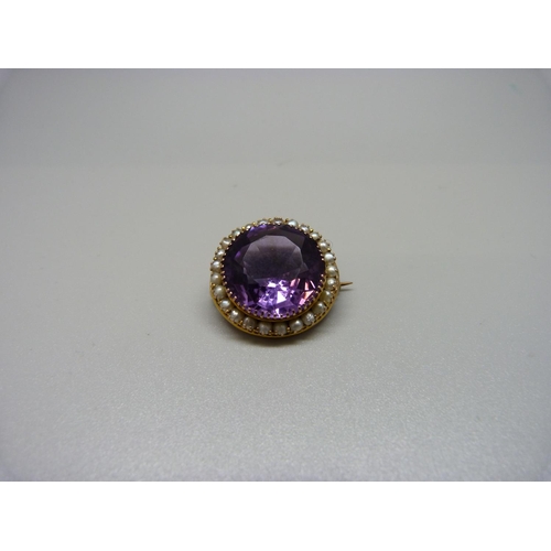 1098 - A yellow metal, amethyst and pearl brooch, 5.7g