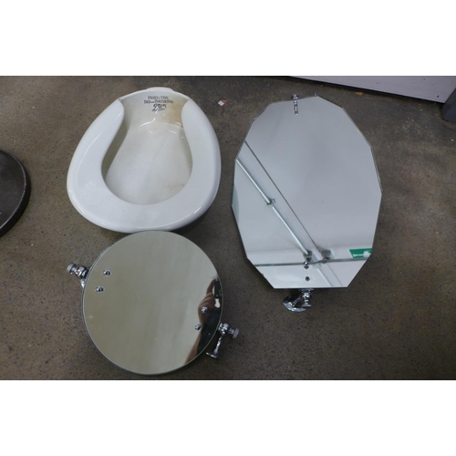 1152 - Two toilet mirrors and a bed pan