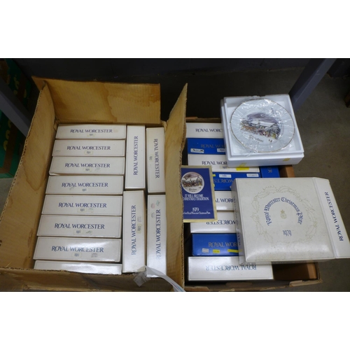 1166 - Two boxes of Royal Worcester Christmas plates