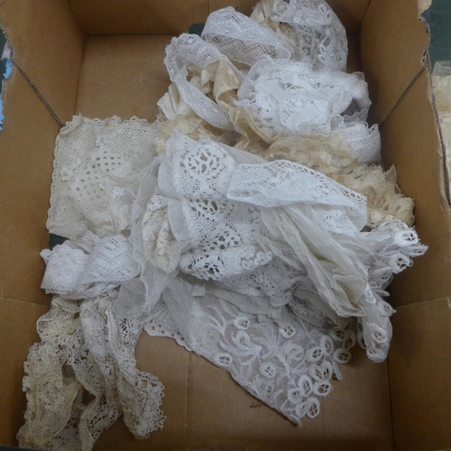 694 - A collection of 19th Century lace trims, collars, etc., some cuttings from clothing, thirty separate... 