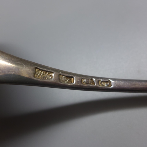 761 - A George III silver ladle by Hester Bateman, London 1780, 149g