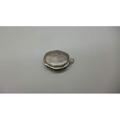 816 - A Victorian silver vinaigrette, Birmingham 1845, Francis Clark, hinge a/f