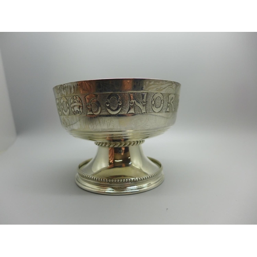 832 - A silver bowl, Birmingham 1928, 297g, diameter 128mm